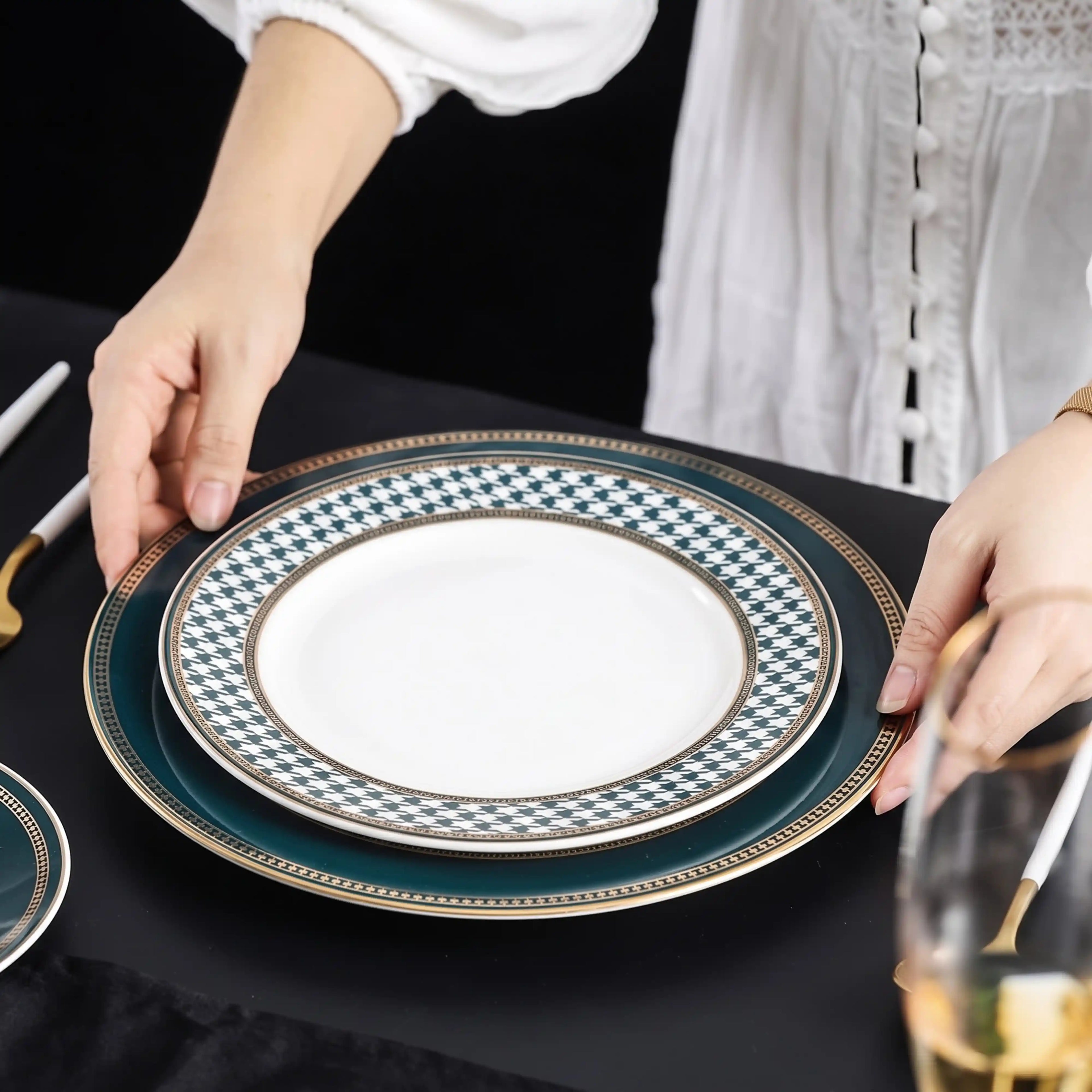 CLAIRE PLATE COLLECTION
