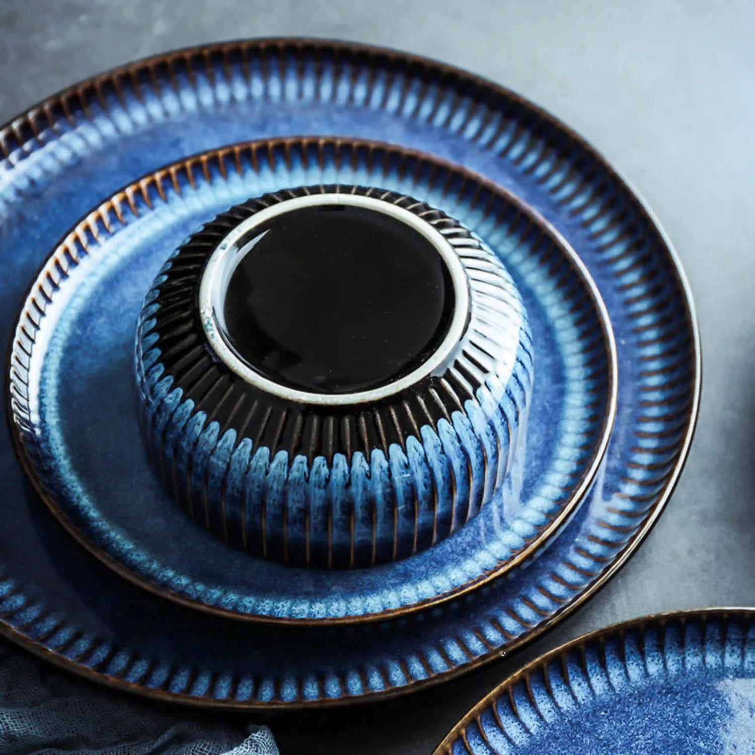 KILN RAYS DINING COLLECTION