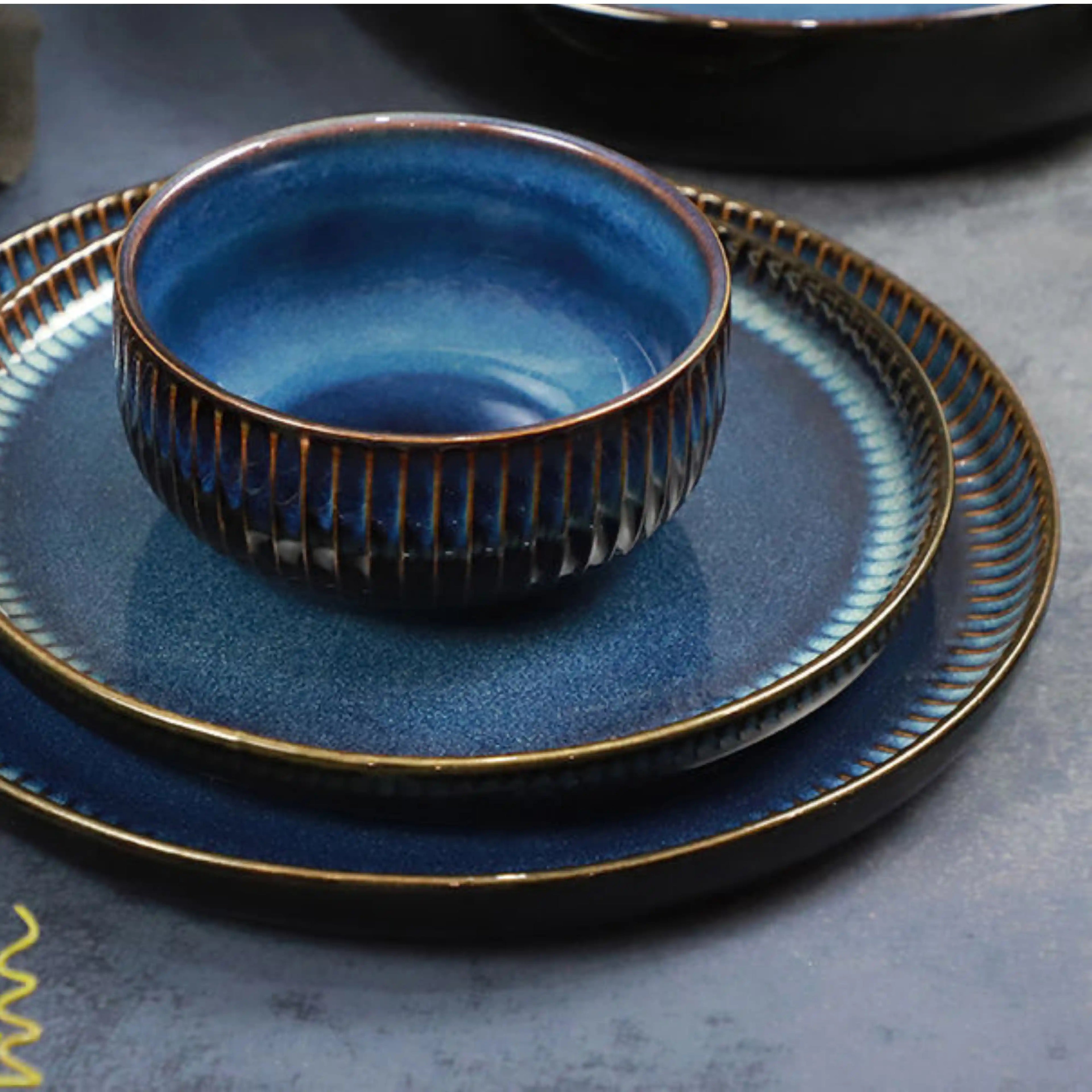 KILN RAYS DINING COLLECTION