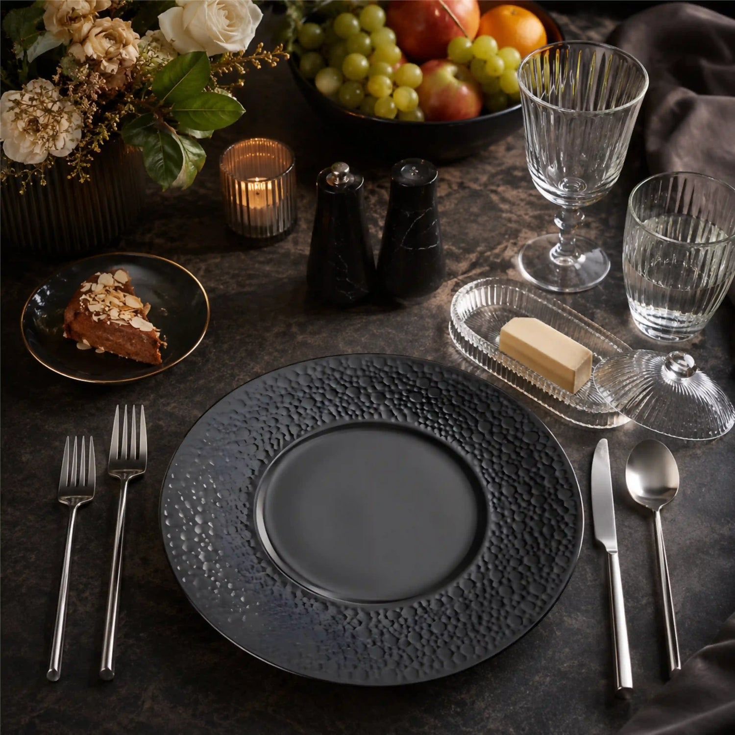 MILLIE BLACK PLATE