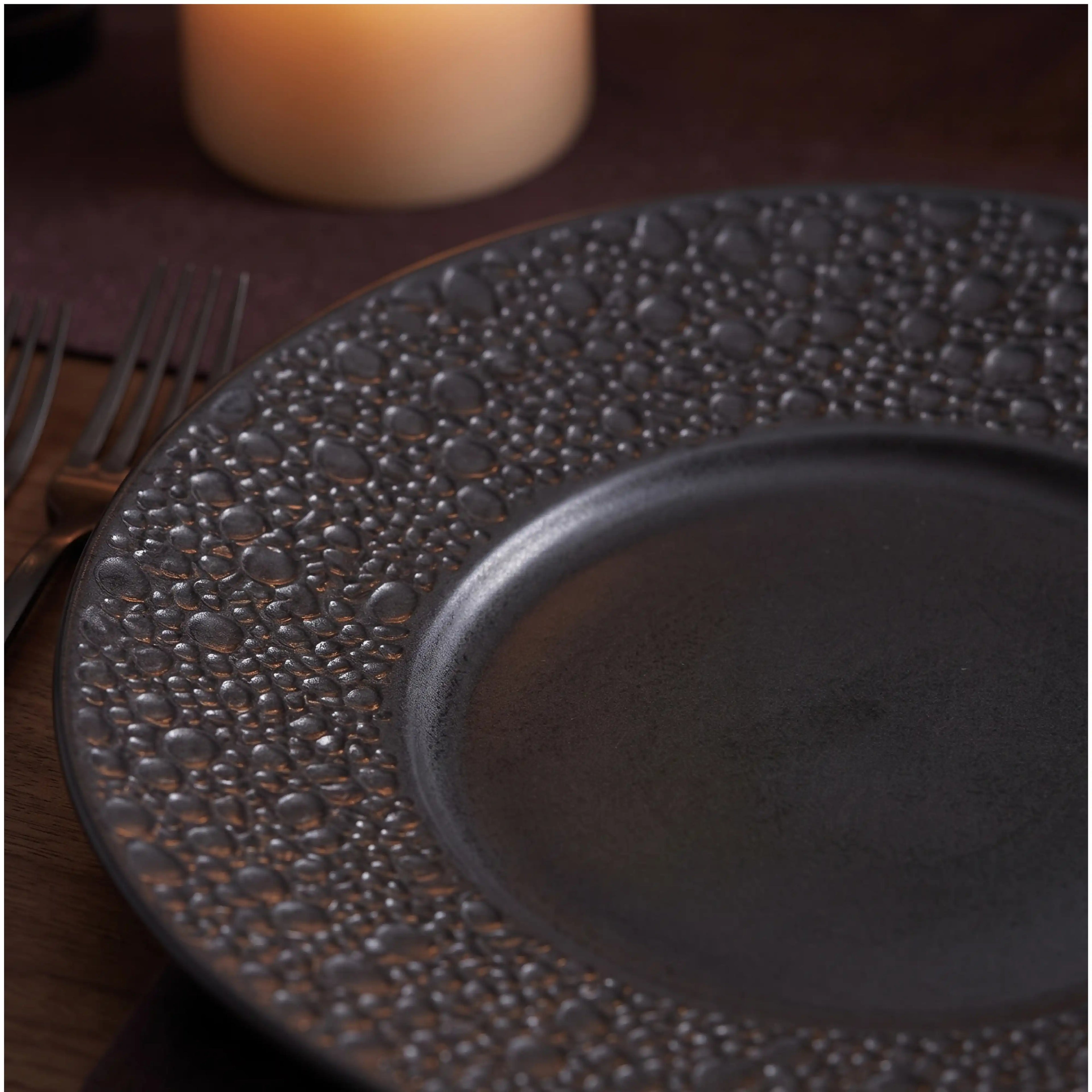 MILLIE BLACK PLATE