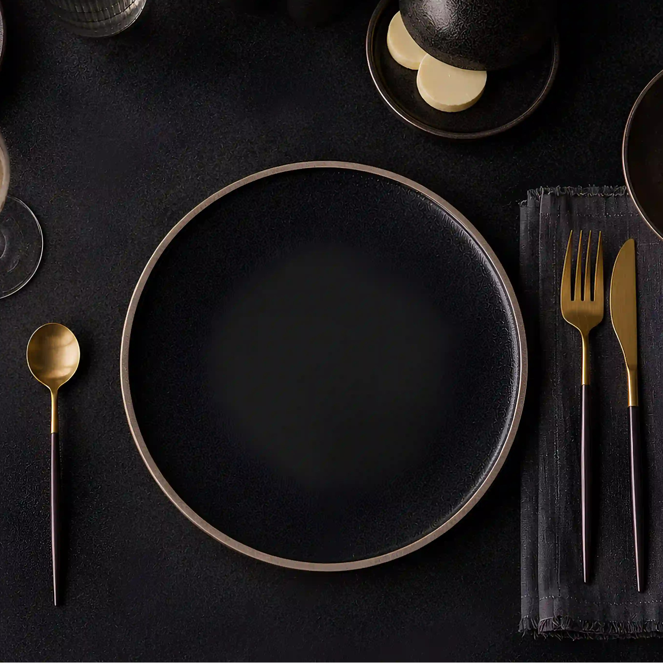 NOIRE PLATE