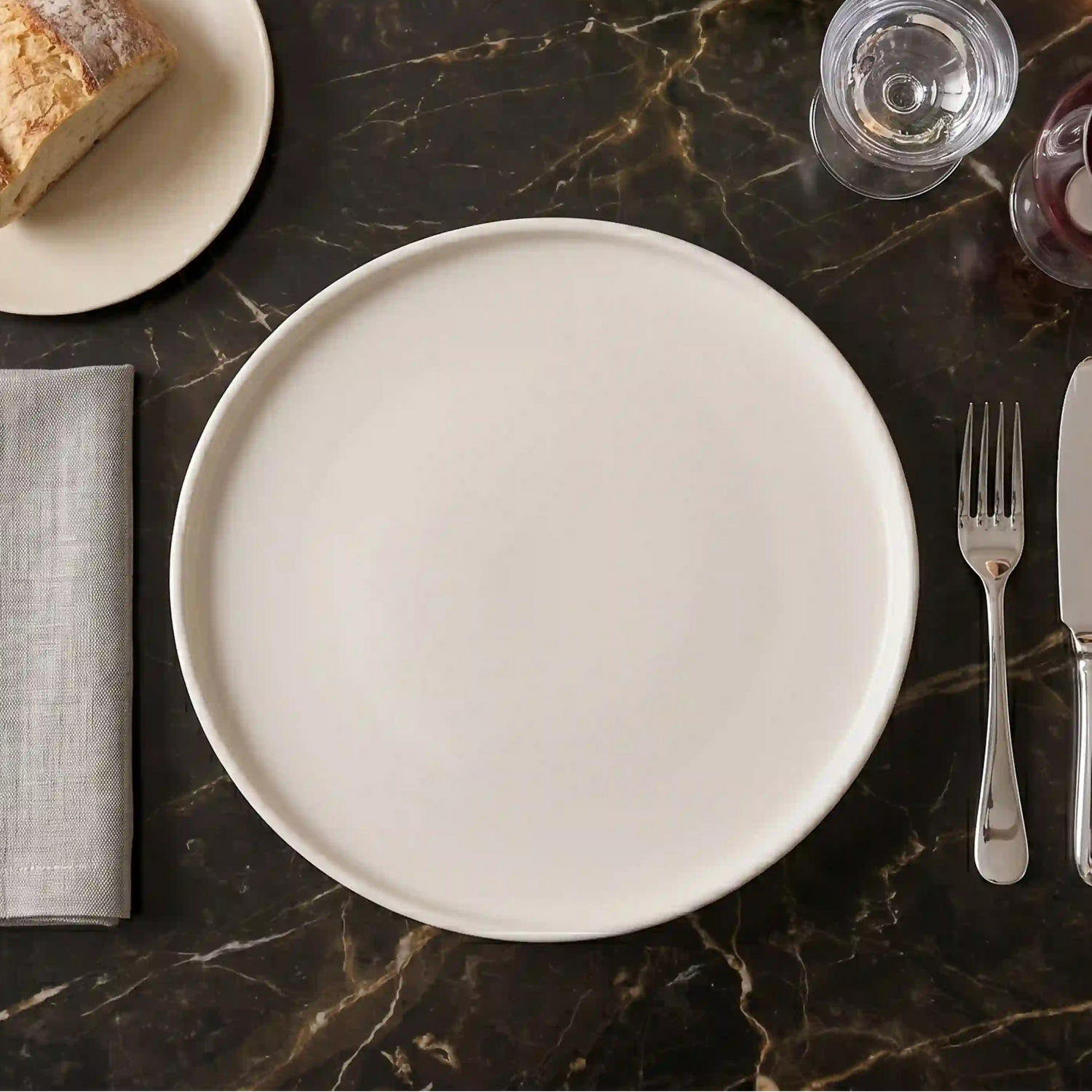 PLAIN WHITE PLATE