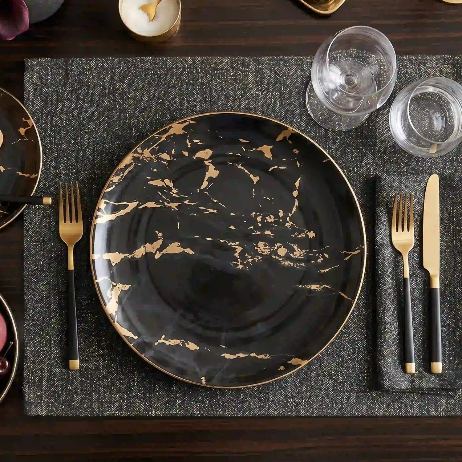 MICHAELANGELO NOIR PLATE