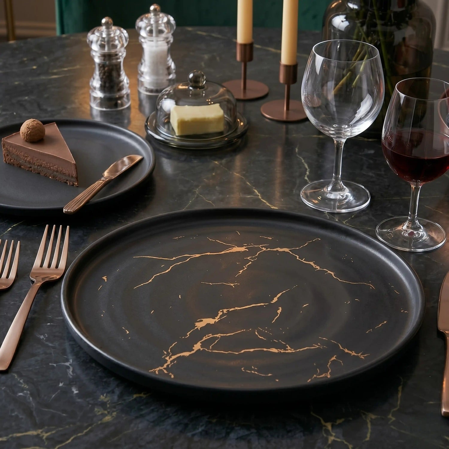 LIGHTNING NOIR PLATE