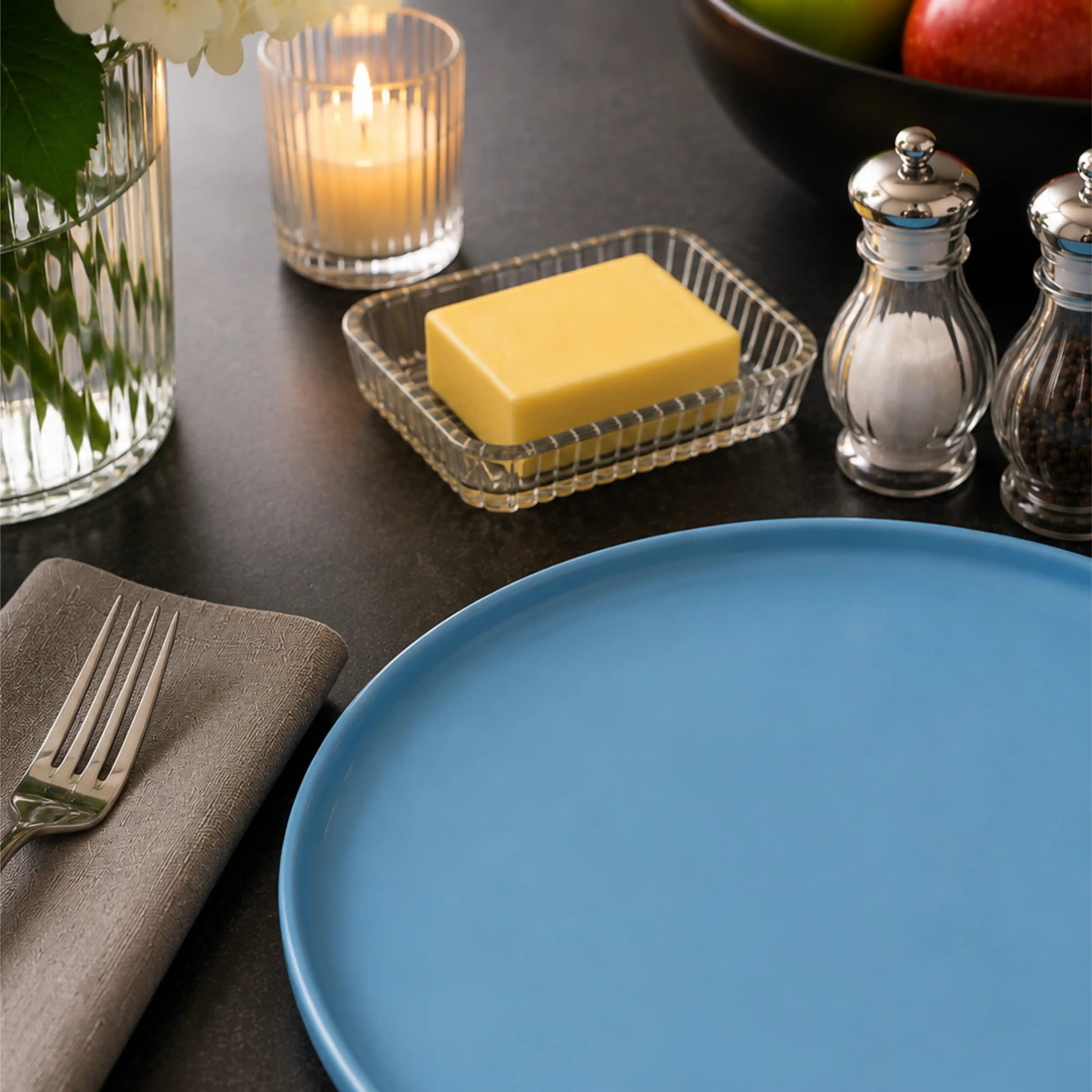 PLAIN BLEU PLATE