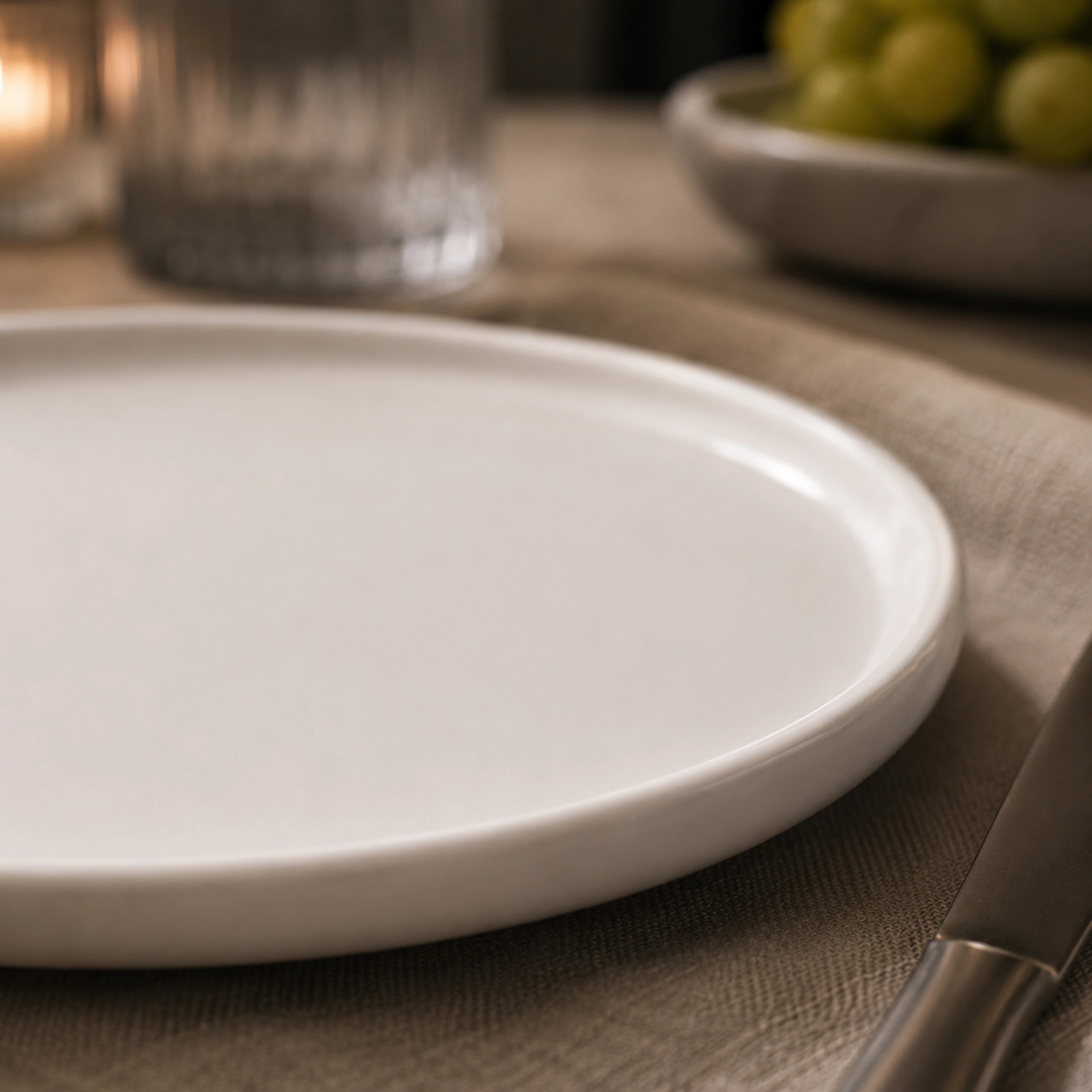 PLAIN WHITE PLATE