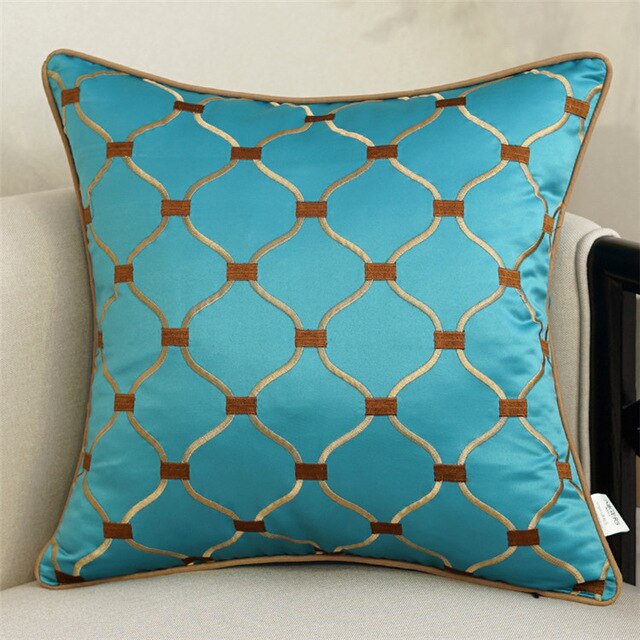 ROYALE CUSHION